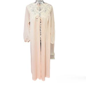 Vintage Gorgeous Vintage Peignoir Robe. S/M
